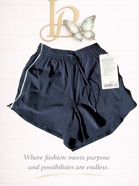 Lululemon NWT Lightweight Relaxed
Short 3" "Long Liner size 2